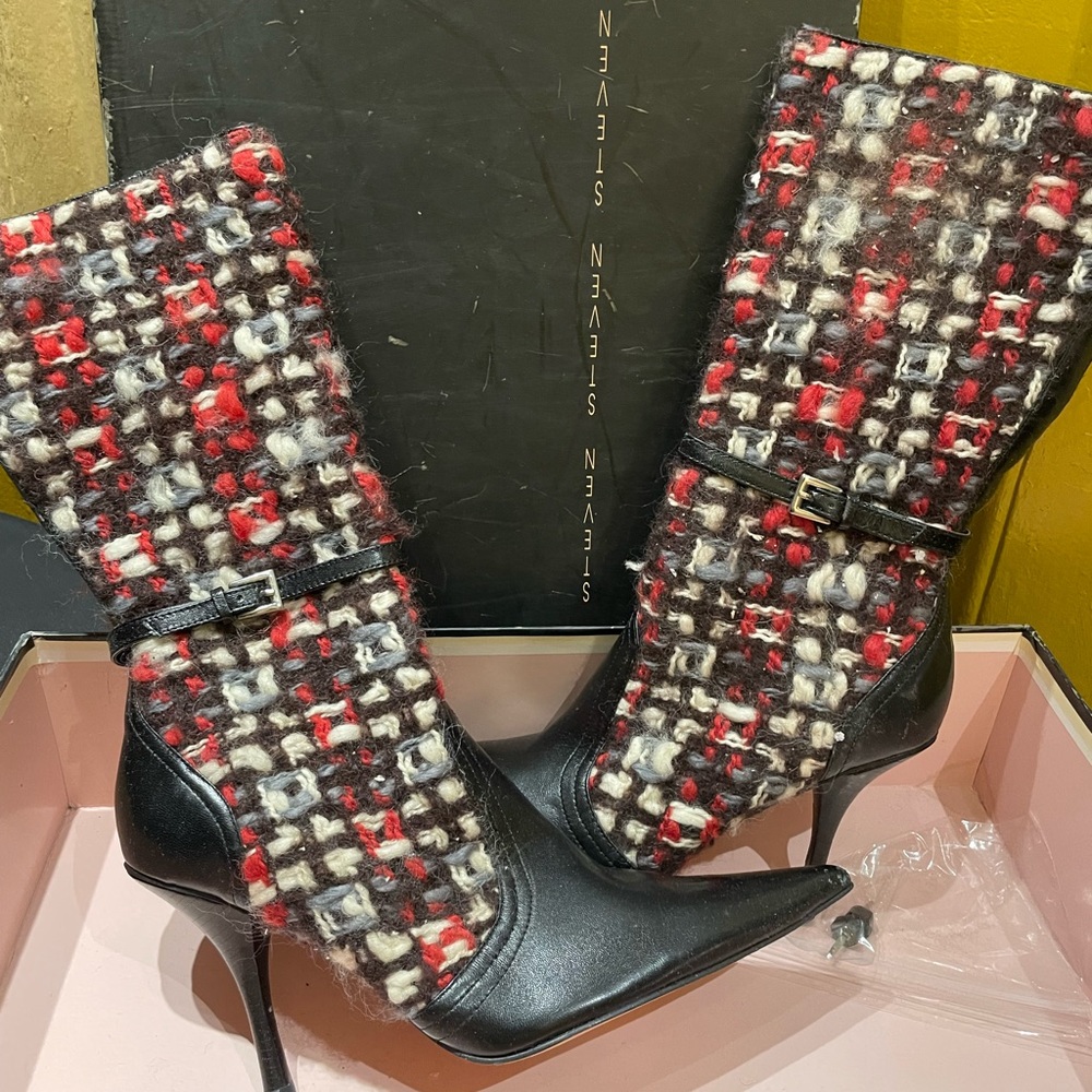 Muilt color 3 inch calf boot brand new.